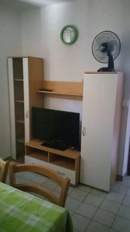 Linda Apartments Zambratija