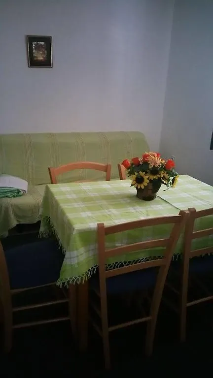 Linda Apartments Zambratija